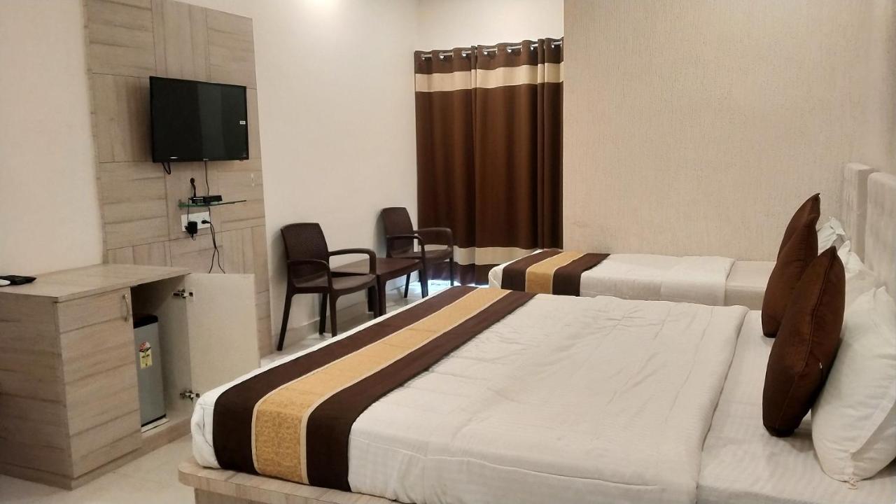 Hotel Namo Palace Kota  Buitenkant foto