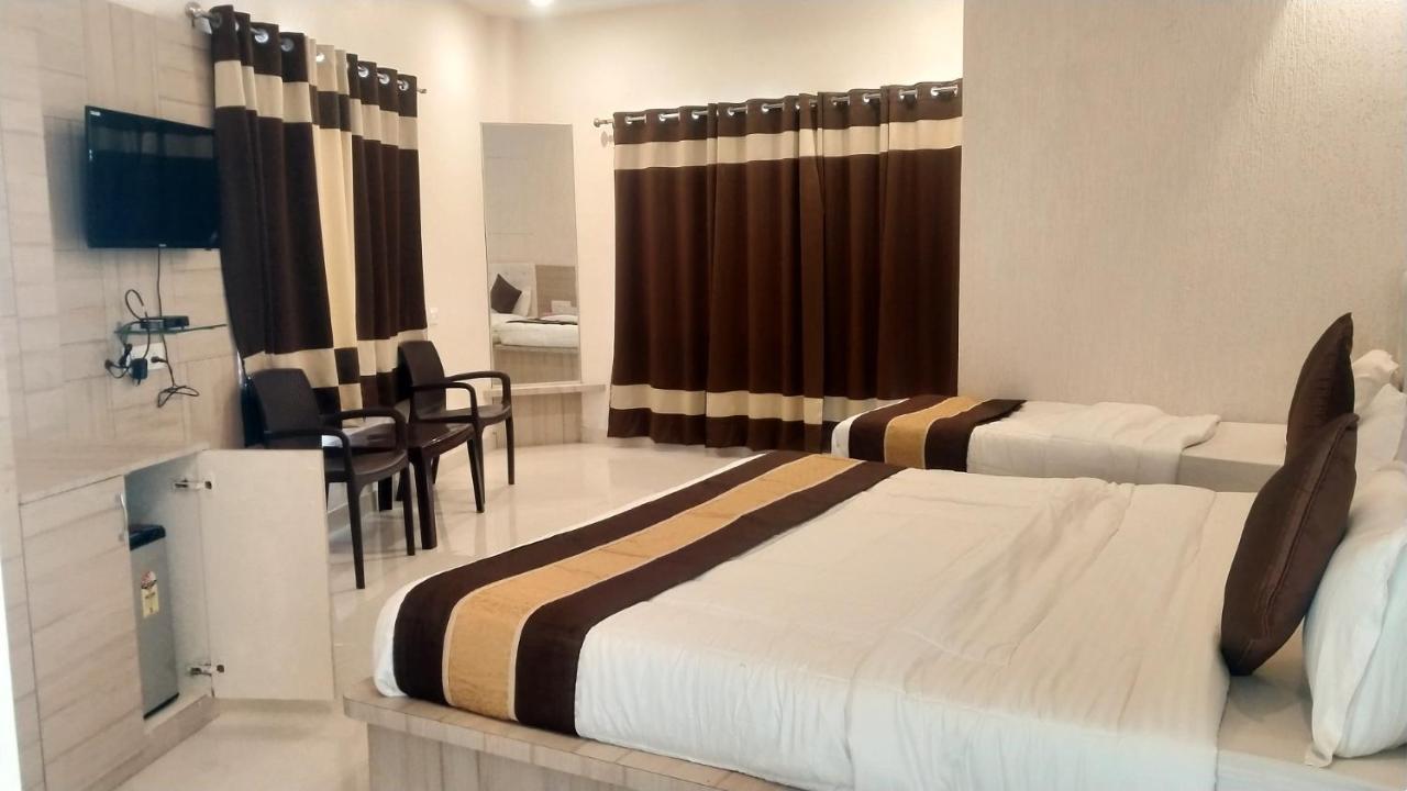 Hotel Namo Palace Kota  Buitenkant foto